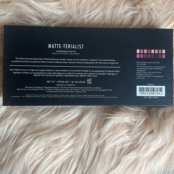 Tahari Matte-Terialist Eyeshadow Palette NEW - Picture 4 of 4